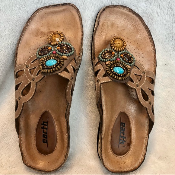 Earth Freesia Leather Embellished Thong Sandal Sz7 - Picture 9 of 9
